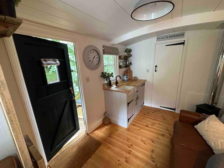 Apartment Cornwall Woodland Shepherd's Hut Deirdres Hut
