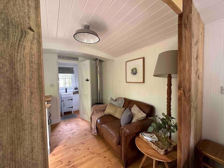 Cornwall Woodland Shepherd's Hut Deirdres Hut Apartment Bodmin