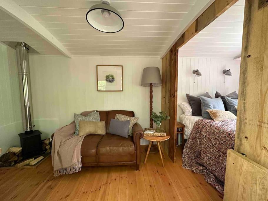 Apartment Cornwall Woodland Shepherd's Hut Deirdres Hut *