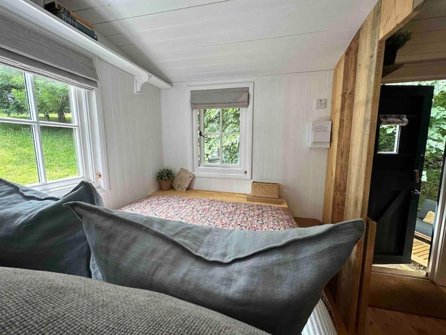 Cornwall Woodland Shepherd's Hut Deirdres Hut Apartment Bodmin